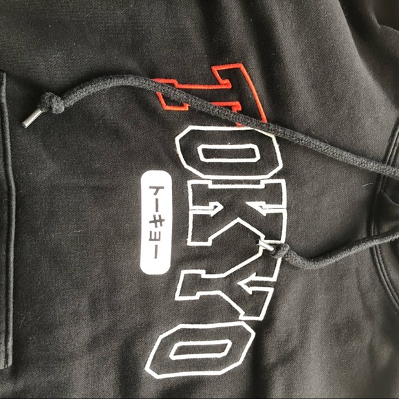 UNIQLO Tokyo Black Hoodie - Picture 5 of 8